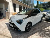 Usata Toyota Aygo Connect Style 72 CV (52 kW) 2021 Bianco Utilitaria
