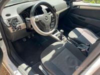 Usata Opel Astra 90 CV (66 kW) 2007 Bianco Station wagon