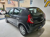 Usata Dacia Sandero 75 CV (55 kW) 2012 Grigio scuro metallizzato Utilitaria