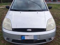 Usata Ford Fiesta Ghia 75 CV (55 kW) 2004 Berlina