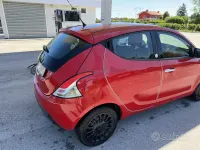 Usata Lancia Ypsilon 69 CV (50 kW) 2013 Rosso Utilitaria