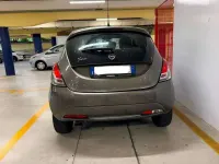 Usata Lancia Ypsilon Gold 69 CV (50 kW) 2017 Argento Utilitaria