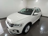 Usata VW T-Roc Life 110 CV (80 kW) 2023 Grigio SUV