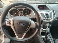 Usata Ford Fiesta Titanium 90 CV (66 kW) 2009 Grigio Berlina
