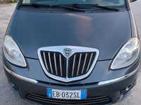 Usata Lancia Musa S 95 CV (69 kW) 2010 Grigio Monovolume