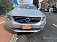 Usata Volvo XC60 Ocean Race 150 CV (110 kW) 2017 Argento SUV