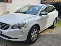 Usado Volvo XC60 Momentum 190 HP (139 kW) 2016 Branco SUV