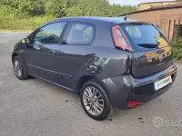 Usata Fiat Punto Evo Dynamic 69 CV (50 kW) 2011 Nero Utilitaria