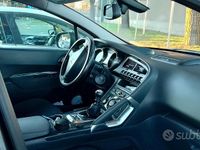Usata Peugeot 3008 Premium 112 CV (82 kW) 2011 Grigio Station wagon