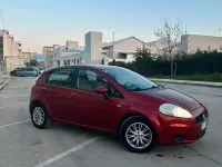 Usata Fiat Grande Punto 75 CV (55 kW) 2018 Rosso Utilitaria