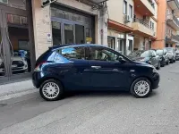 Usata Lancia Ypsilon Gold 95 CV (69 kW) 2017 Blu Utilitaria