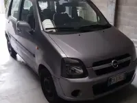 Usata Opel Agila 69 CV (50 kW) 2005 Grigio Monovolume