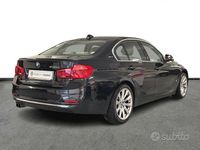 Usata BMW 330e Advantage 252 CV (185 kW) 2017 Blu Berlina