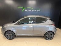 Usata Lancia Ypsilon Silver 69 CV (50 kW) 2022 Grigio pietra metallizzato Utilitaria