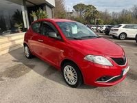 Usata Lancia Ypsilon Gold 95 CV (69 kW) 2017 Rosso Utilitaria