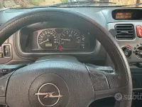 Usata Opel Agila 80 CV (58 kW) 2004 Verde Monovolume
