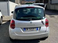 Usata Renault Modus 75 CV (55 kW) 2011 Argento Monovolume