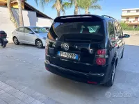 Usata VW Touran Conceptline 102 CV (75 kW) 2009 Nero Monovolume