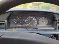 Usata Mercedes 190 77 CV (56 kW) 1983 Bianco Berlina
