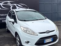 Usata Ford Fiesta Titanium 67 CV (49 kW) 2011 Bianco Utilitaria
