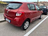 Usata Dacia Sandero Ambiance 75 CV (55 kW) 2016 Rosso Berlina