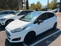 Usata Ford Fiesta 95 CV (69 kW) 2015 Bianco Utilitaria