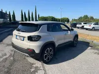Usata Jeep Avenger Summit 110 CV (80 kW) 2025 Beige SUV
