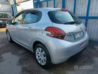 Usata Peugeot 208 82 CV (60 kW) 2016 Grigio Utilitaria