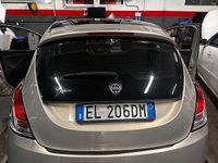 Usata Lancia Ypsilon 69 CV (50 kW) 2012 Oro Utilitaria