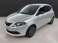 Usata Lancia Ypsilon Gold 69 CV (50 kW) 2021 Grigio argento Utilitaria
