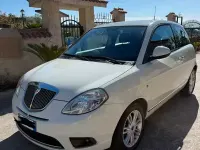 Usata Lancia Ypsilon 75 CV (55 kW) 2010 Bianco Utilitaria