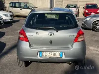 Usata Toyota Yaris Sol 87 CV (63 kW) 2007 Grigio Utilitaria