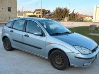 Begagnad Ford Focus 116 HK (85 kW) 2003 Grå Sedan