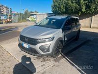 Usata Dacia Jogger Comfort 101 CV (74 kW) 2022 Grigio Monovolume