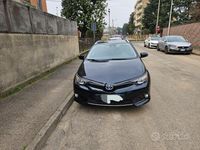 Usata Toyota Auris Hybrid 99 CV (72 kW) 2016 Nero Station wagon