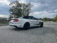 Usata Ford Mustang 317 CV (233 kW) 2016 Bianco Cabrio