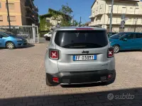 Usata Jeep Renegade Limited 140 CV (102 kW) 2016 Grigio SUV