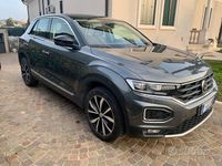 Usata VW T-Roc Style 116 CV (85 kW) 2018 Grigio SUV