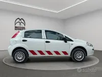 Usata Fiat Punto Lounge 77 CV (56 kW) 2018 Bianco Utilitaria