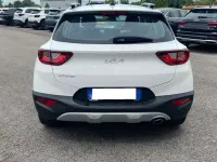 Usata Kia Stonic 84 CV (61 kW) 2023 Bianco SUV