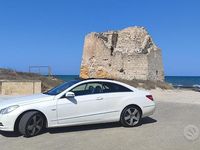 Usata Mercedes E220 170 CV (125 kW) 2012 Bianco Coupé
