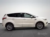 Usata Ford Kuga Vignale 150 CV (110 kW) 2019 Galpine white SUV