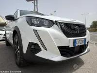 Usata Peugeot 2008 Allure 131 CV (96 kW) 2022 Bianco SUV