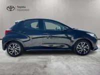 Usata Toyota Yaris Hybrid Lounge 92 CV (67 kW) 2023 Nero Berlina