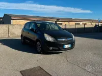 Usata Opel Corsa 85 CV (62 kW) 2011 Nero Utilitaria