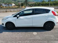 Usata Ford Fiesta 97 CV (71 kW) 2014 Bianco Utilitaria