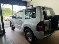 Usata Mitsubishi Pajero 99 CV (72 kW) 2000 Grigio SUV