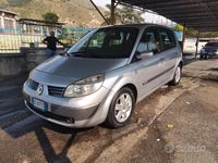 Usata Renault Scénic II 100 CV (73 kW) 2005 Grigio Monovolume
