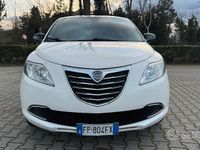 Usata Lancia Ypsilon Platinum 69 CV (50 kW) 2015 Bianco Utilitaria