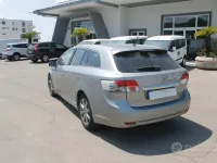 Usata Toyota Avensis Lounge 124 CV (91 kW) 2012 Grigio Station wagon